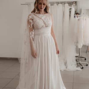 Brautkleid mit einem Ärmel